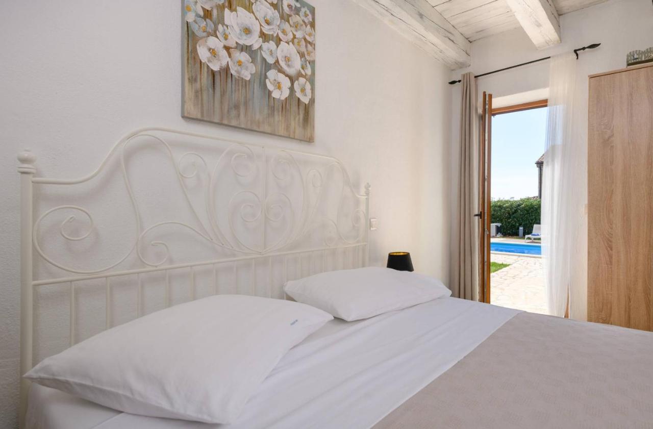 Paradis Villa Stone Queen With Heated Pool Butkovici  Luaran gambar