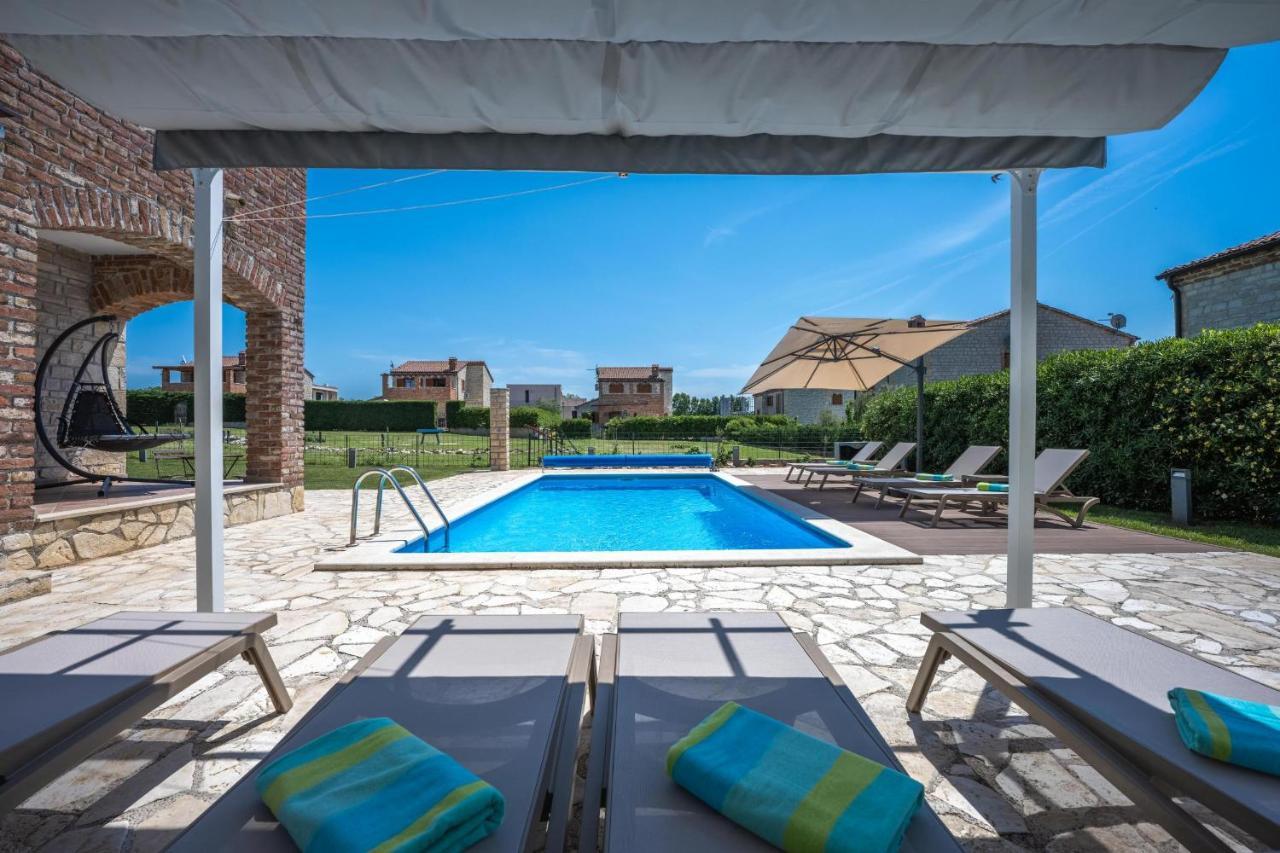 Paradis Villa Stone Queen With Heated Pool Butkovici  Luaran gambar