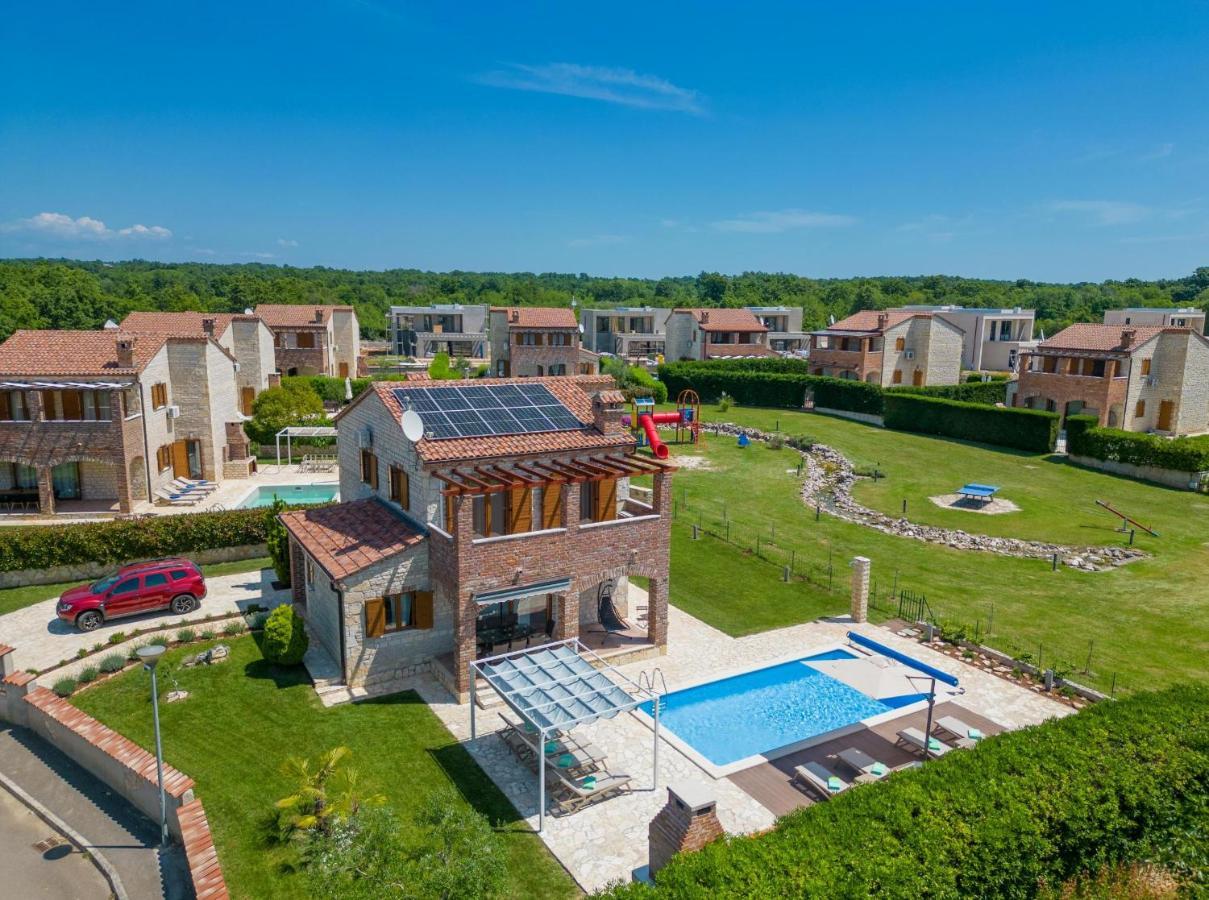 Paradis Villa Stone Queen With Heated Pool Butkovici  Luaran gambar