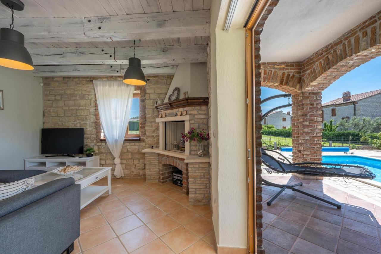 Paradis Villa Stone Queen With Heated Pool Butkovici  Luaran gambar
